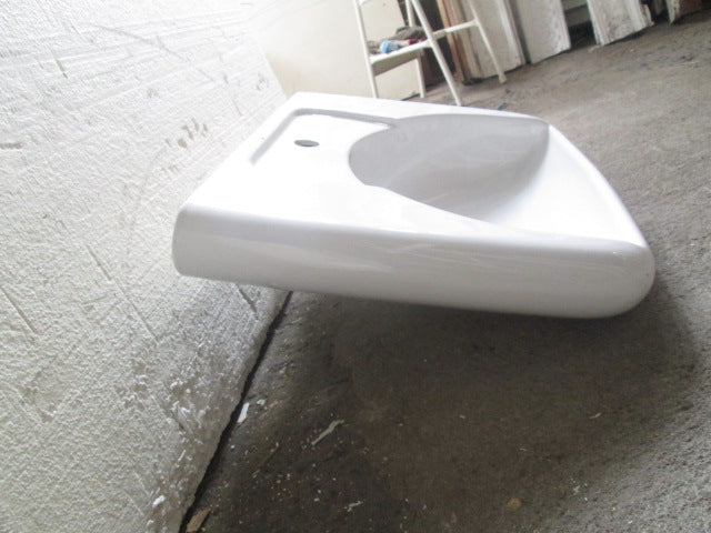 Belavista Basin 500H x 640W x 140D
