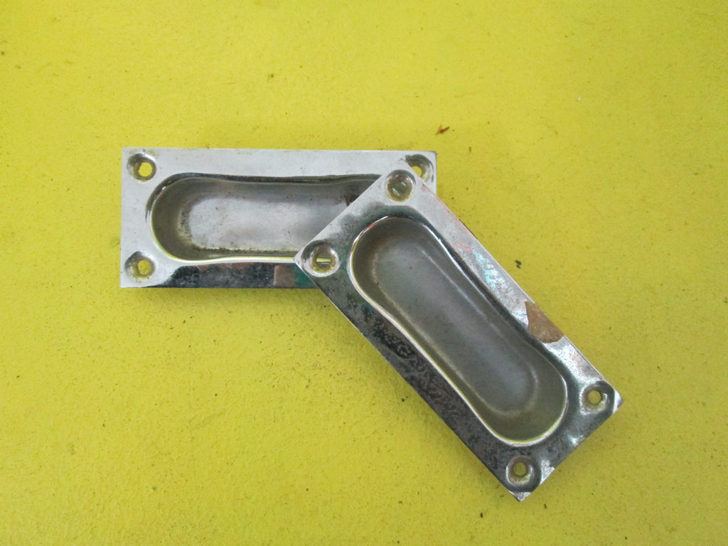 Flush Pull Handle Oval with a Waist 105-83L x 48-35W