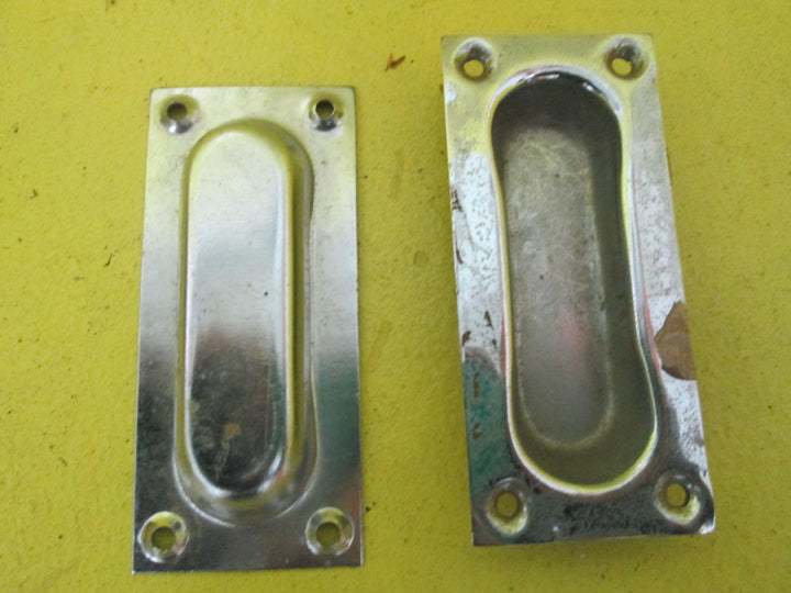 Flush Pull Handle Oval with a Waist 105-83L x 48-35W