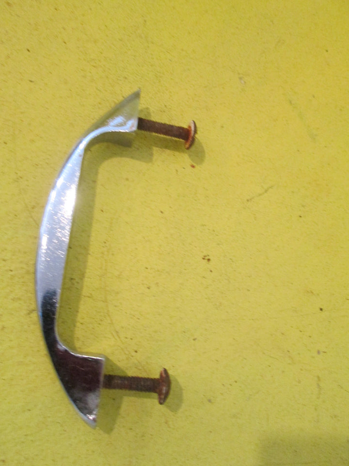 Art Deco Chrome Curve Pull Handles 115L x 26H/ Hole distance 90mm