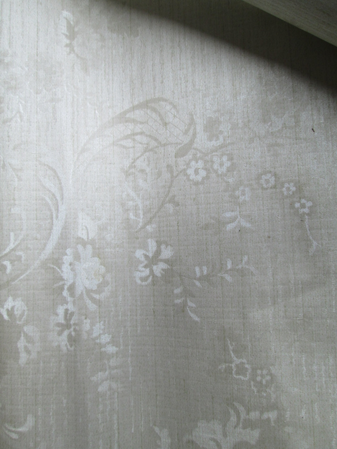 1980 Vintage Grey Beige Shimmery Boutique Wallpaper 10.05 M x 520-530W