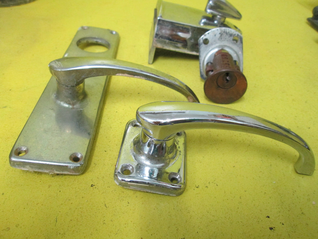 Art Nouveau Front Door Lock Set Plate 190L-50L x 45W-40W/Lever 115L x 45W
