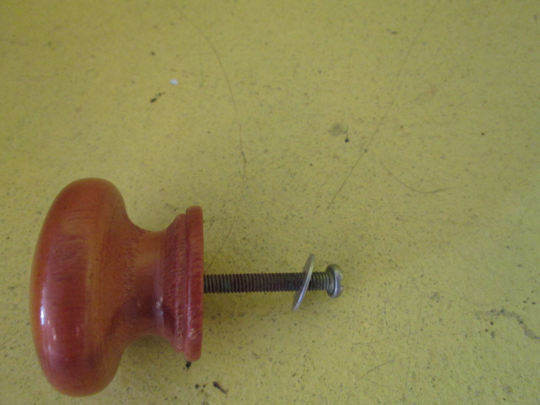Round Wooden Knos 27H x 40D