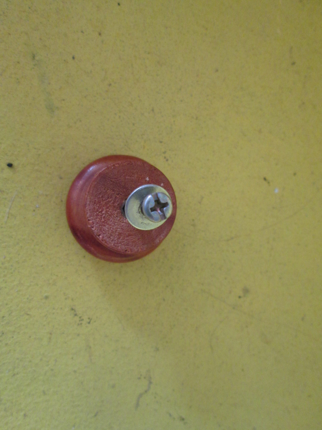 Round Wooden Knos 27H x 40D