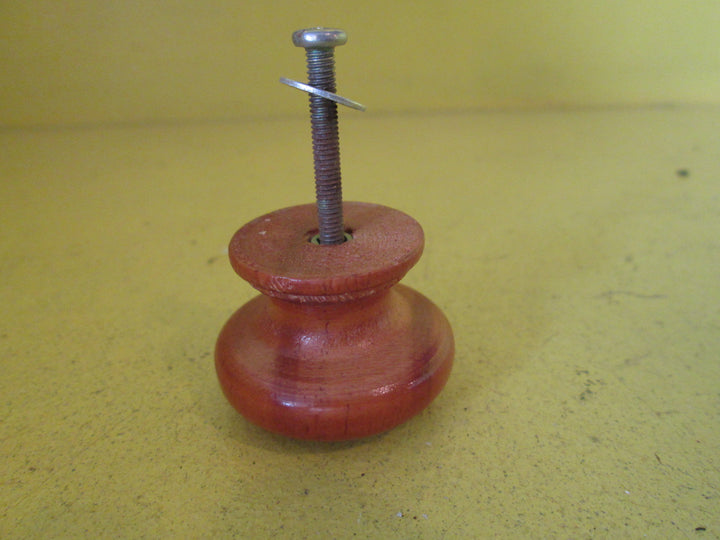 Round Wooden Knos 27H x 40D