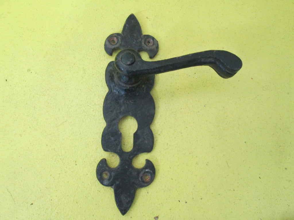 Gothic Cast Iron Stratford  Lever Handle 200L x 55W/Lever 50H x 55W