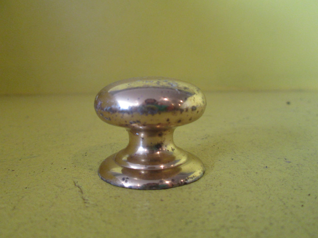 Various Vintage Knobs