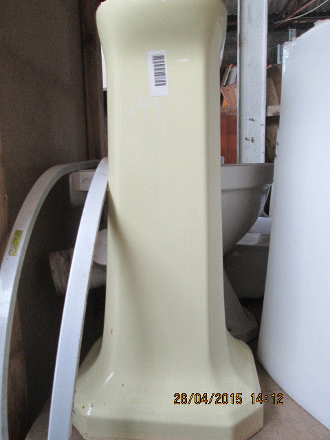 Villa Pedestal coloured
