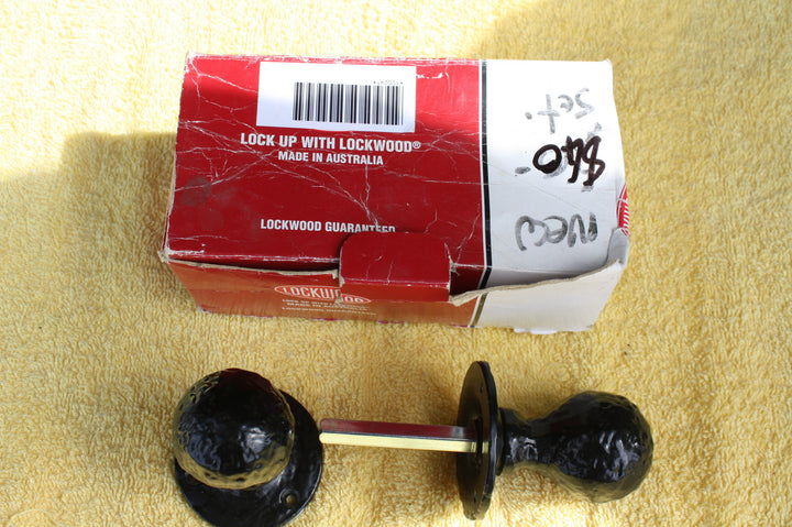 Door Knobs - Daintree SQ Acocia Set