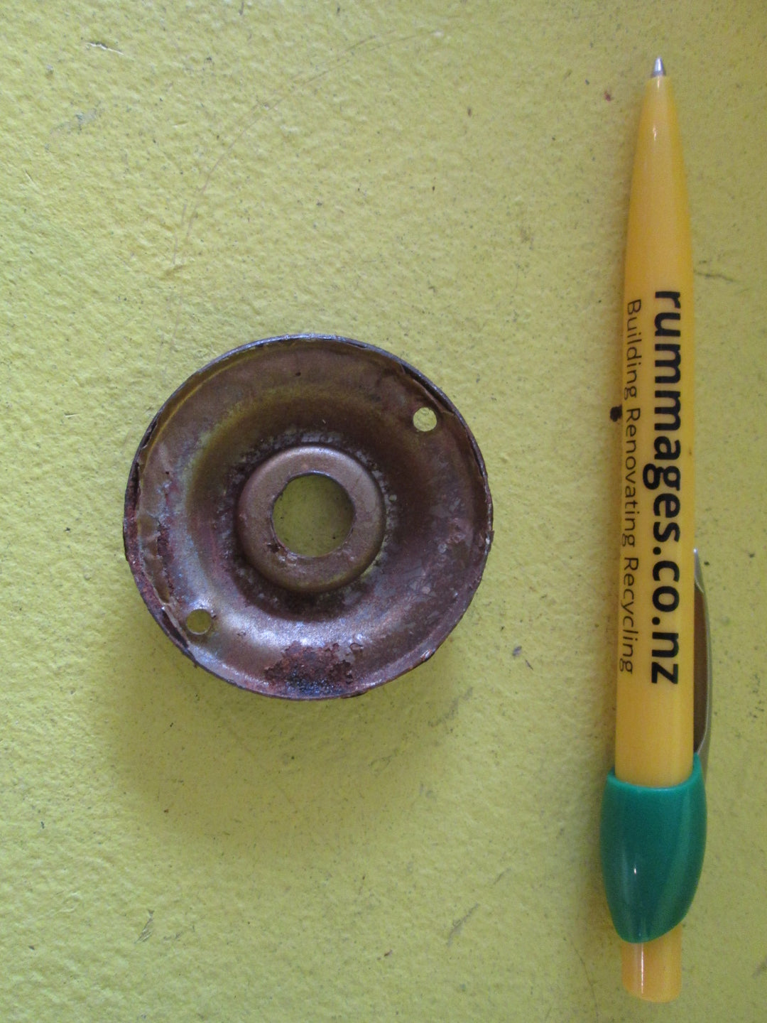 Skirted Rim Lock Door Rose 35-45-51 x 18-19 Dai