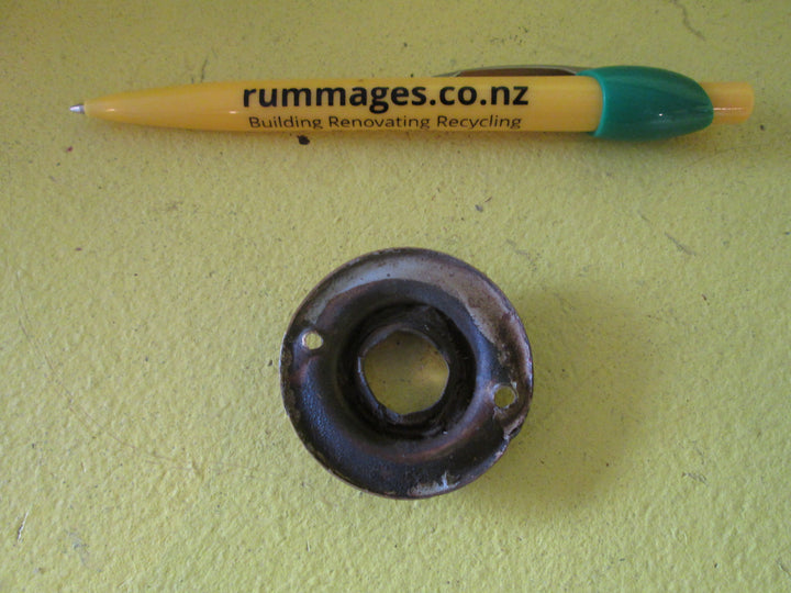 Skirted Rim Lock Door Rose 35-45-51 x 18-19 Dai