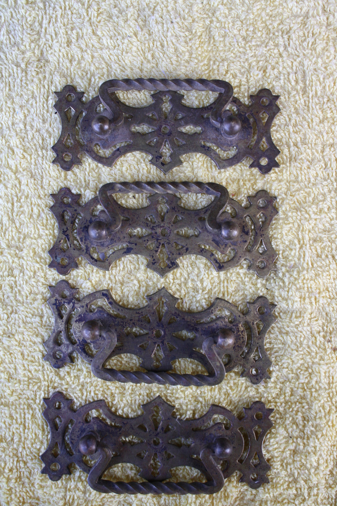 Ornate Lace Draw Pull