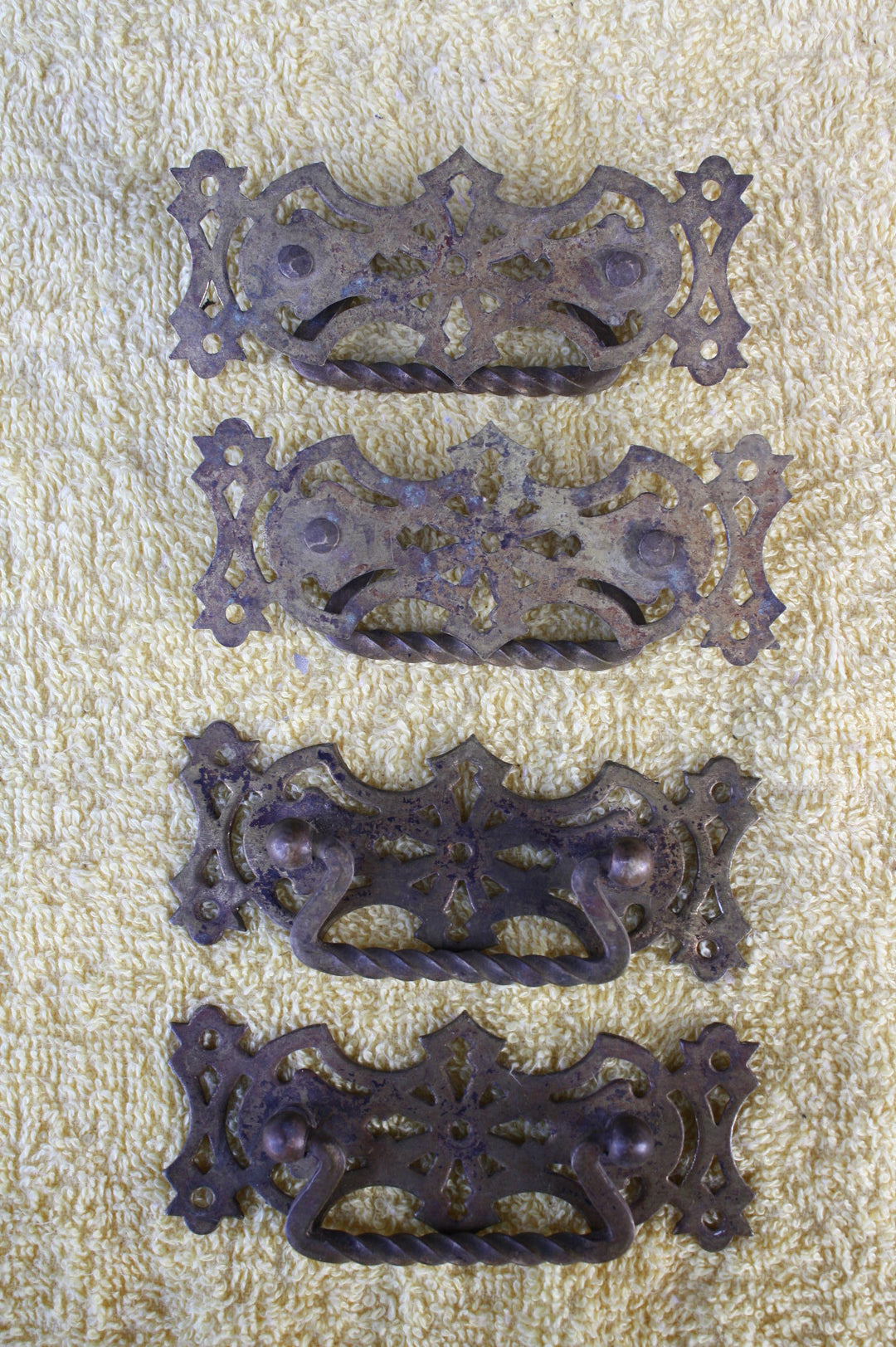 Ornate Lace Draw Pull