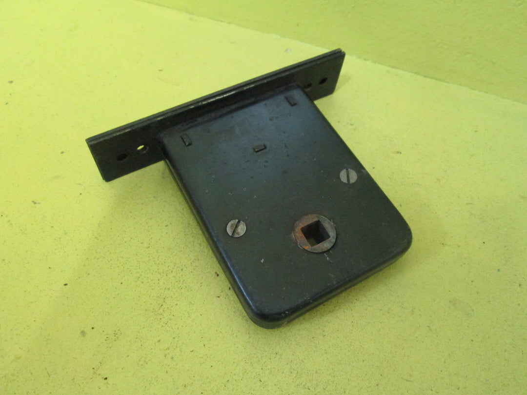 Yale Wide Tongue Latch Mortice Lock Plate 120L x 27W/70L x 95D(75 Axial)