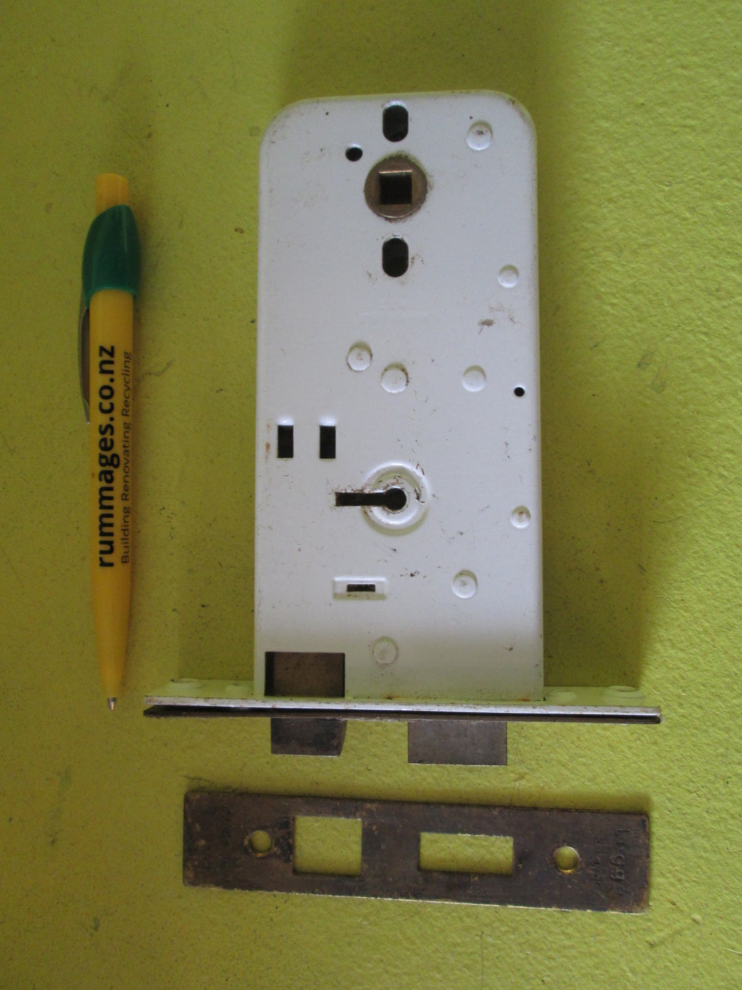 Legge 8 Lever Mortice Lock  & Striker 120L x 25W/153W x 70H x 20D