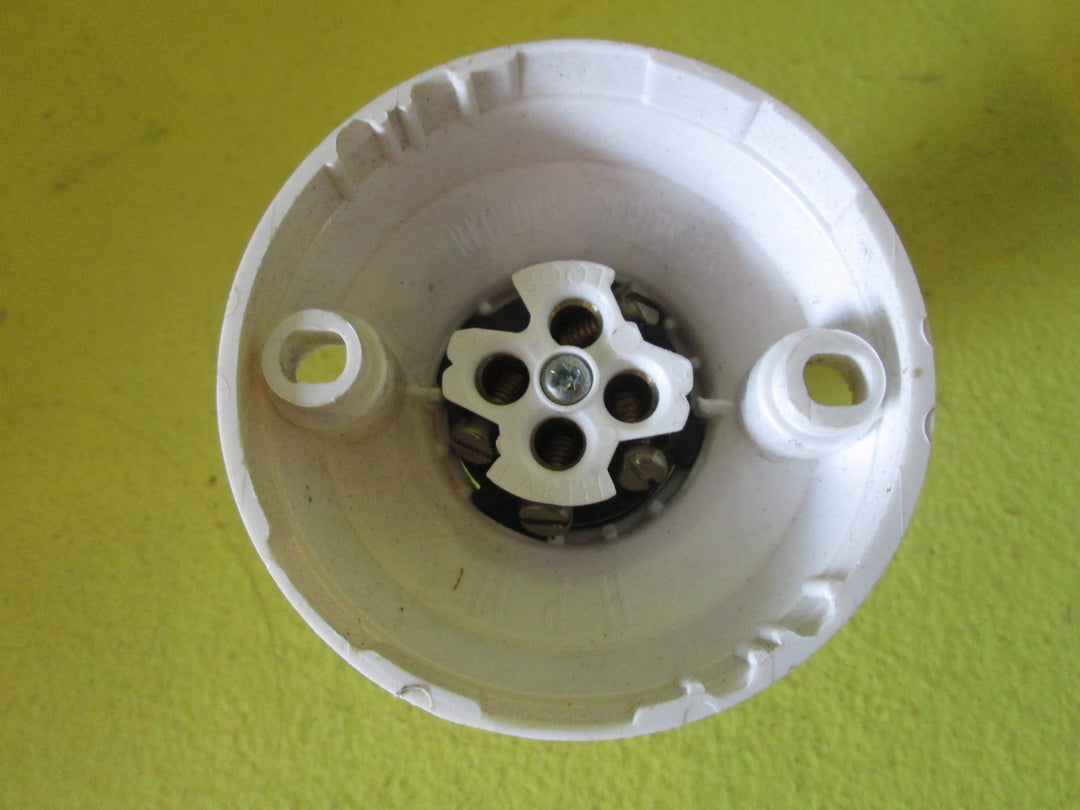 Light Mount with Lamp Holder 67D -25D x 55H