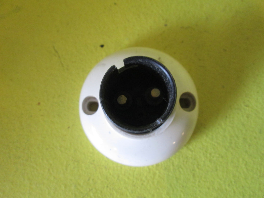Light Mount with Lamp Holder 67D -25D x 55H