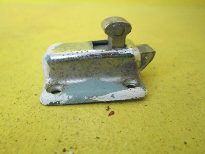 Retro Thumb Pull Kitchen Cupboard Latch 36L x 36W x 12D