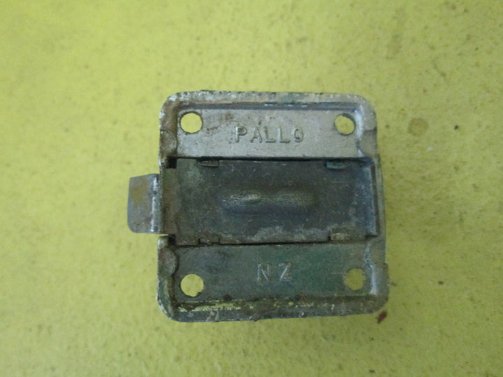 Retro Thumb Pull Kitchen Cupboard Latch 36L x 36W x 12D