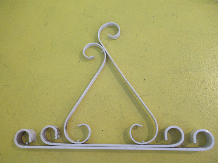 Modern Decorative White Hanging Planter Bracket  290L x 210D x 15W