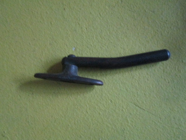 Oval Latch Pull Fastener with Tubal Handle