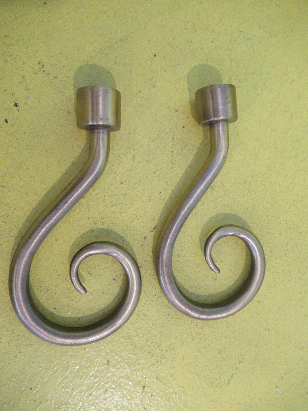 Stylish Brass Monkey Tail Curtain Rod Ends  1200L x 6.5W