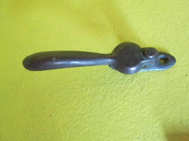 Wedge Fasteners with Oval Plate and Rounded Handle