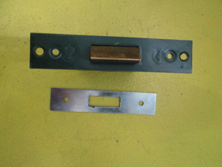 Yale Mortice Lock with a Wide Tongue 60 Axial 120L x 25W/76D x 70W