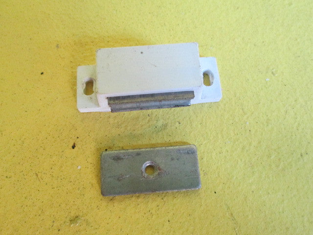 Magnetic Catches(50L/60L)