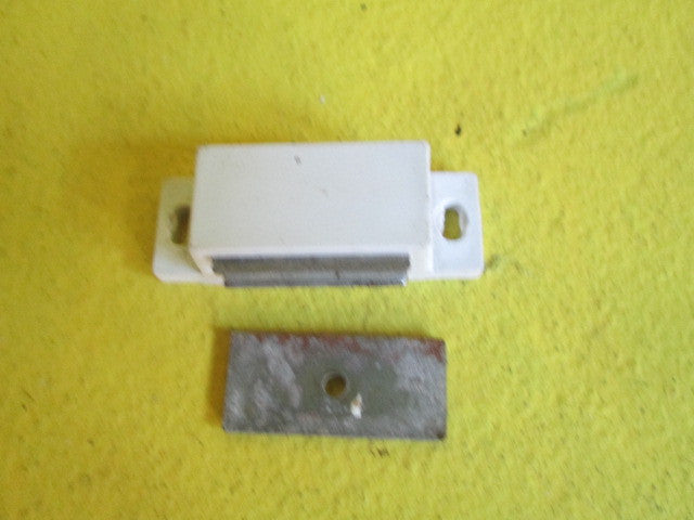 Magnetic Catches(50L/60L)