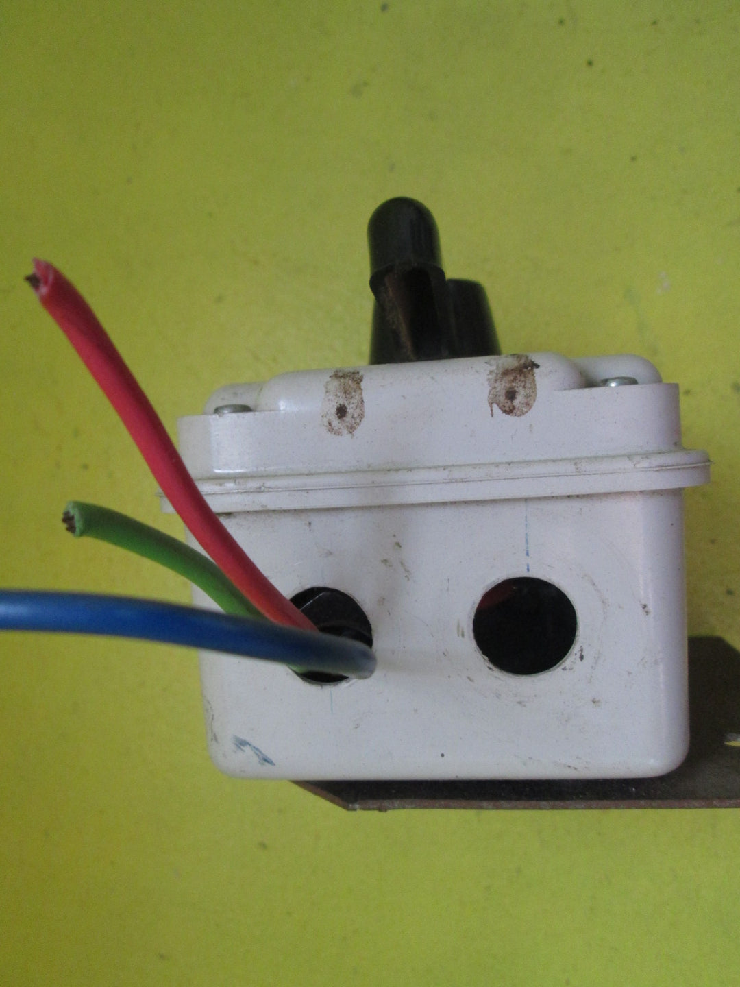 Arrow Hart Revising Polarity Switch 125L x 100W x 90H