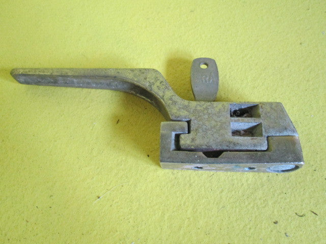 Aluminum Catches with Key(140L x 30H)