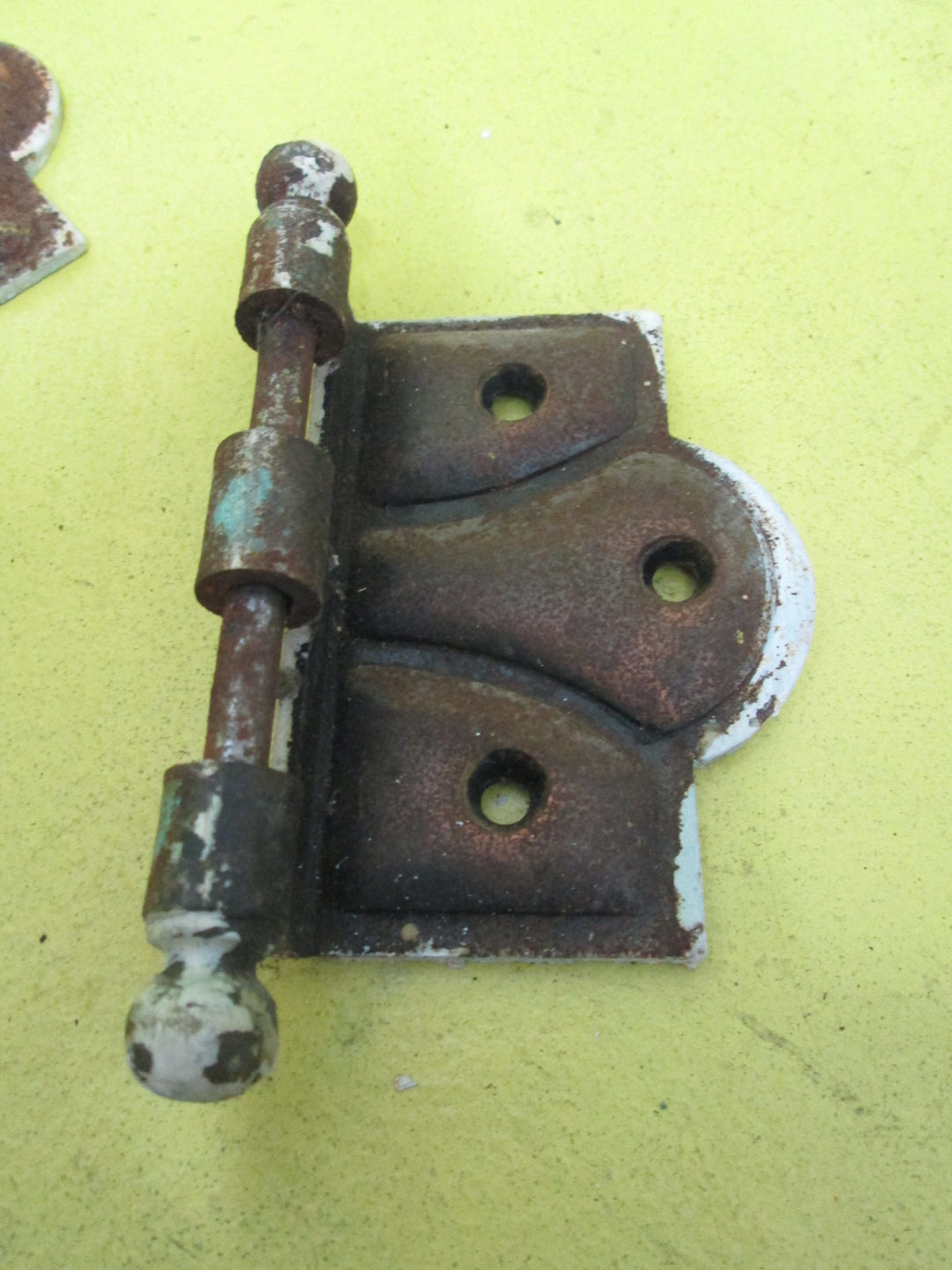 Vintage Iron St. Simons Half Surface Half Offset Door Hinge 120L-90L x 70W-40W