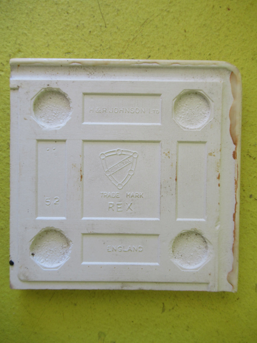 Tan Coloured Corner Tile  105 x 105 x 7D