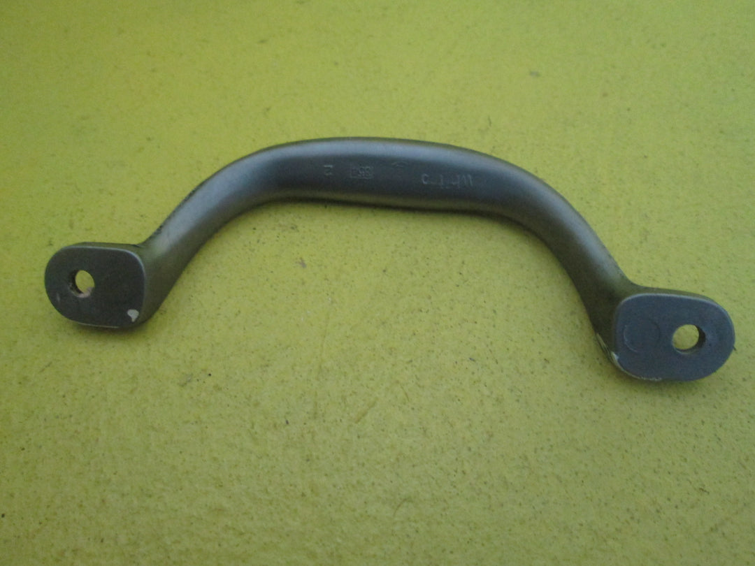 Slanted Pull Handles 117L & 83L x 30H
