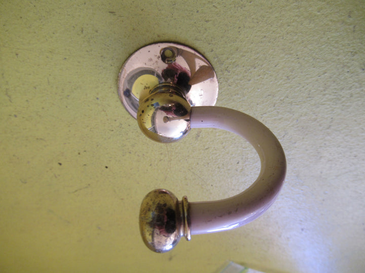 Pale Pink & Gold Hook  85D x 52W x 65H