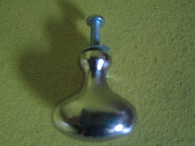 Various Vintage Knobs