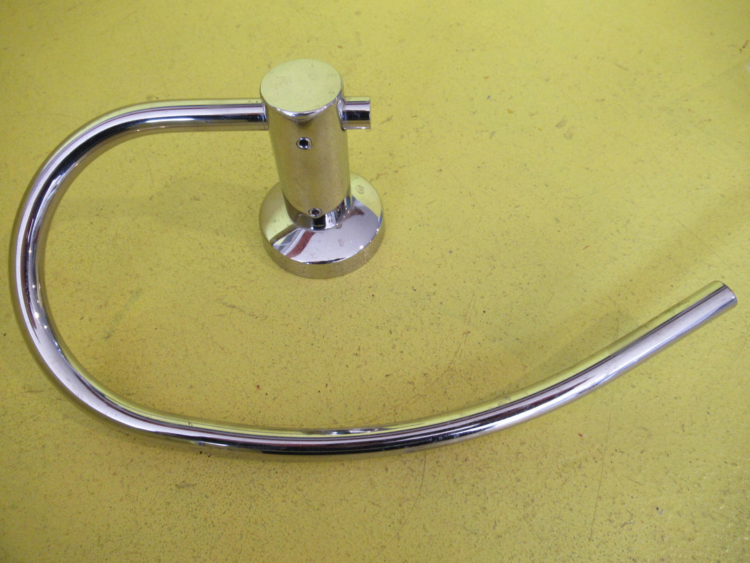 Chrome Streamlined Towel Holder & Toilet Roll Holder