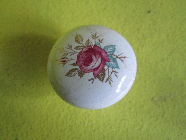 Porcelian Rose Knob 40D