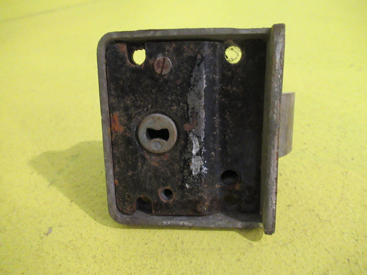 Yale Short Plate Night Latch   57W x 67H x 36D