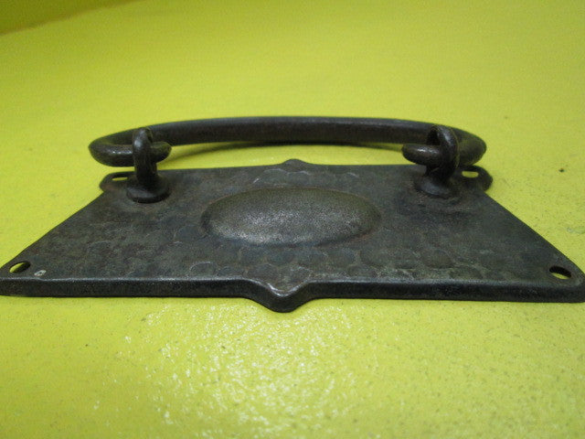 Vintage Rustic Draw Pull with Oval Shape