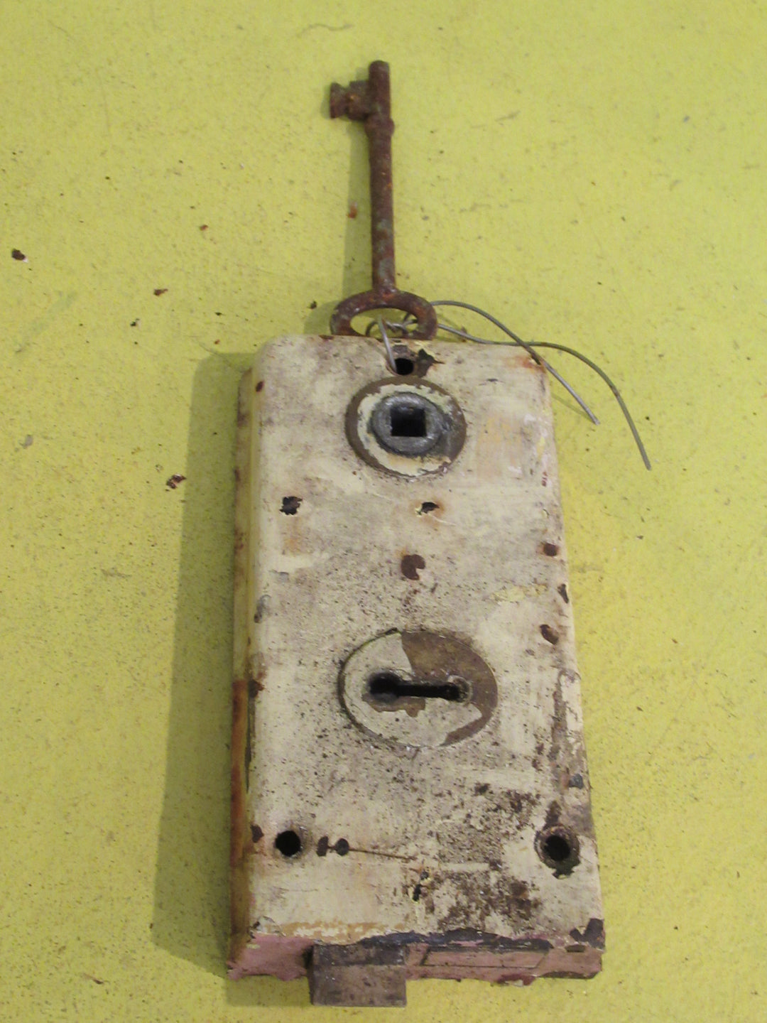 Vintage rim Lock with Key  -  140W x 70H x 17D  / 112 Axiel