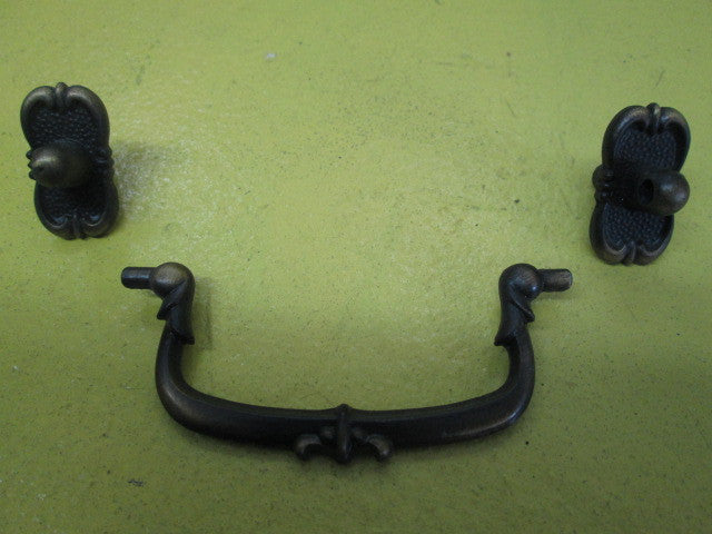 Vintage 1970 Pull Handles 70-80L x 38W