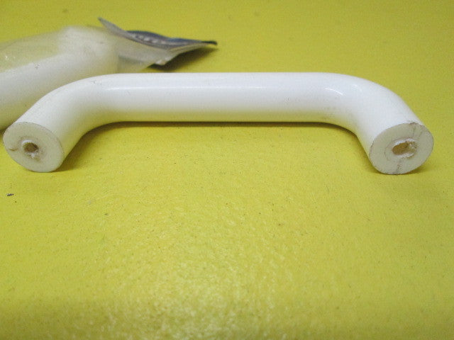 White/Light/Grey Plastic Sysane Pull Handles 16D
