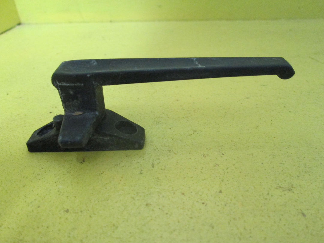 Top Mounted Black/Sliver Aluminum Catches 100L x 30H