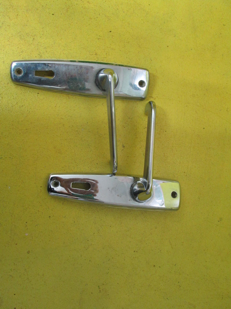 Triangle Retro Lever Handle Latch & Door Handle 147L x 39W/Lever 40H x 110L
