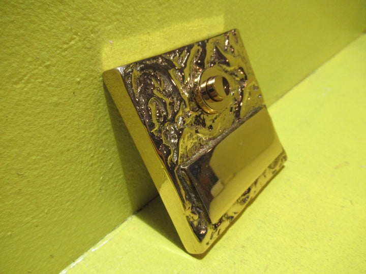 Polished Brass Push Button Door Bell with Name Plate   77 Dia