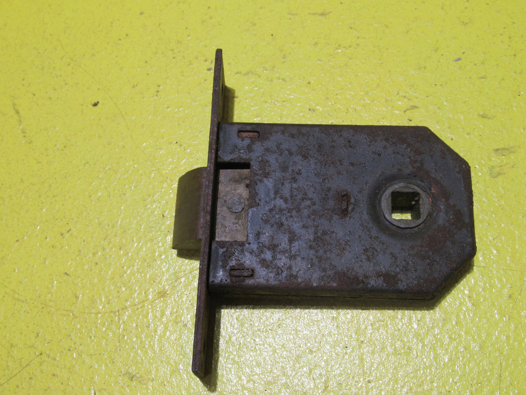 Wide Tongue Mortice Lock   95L x 22W / Body 77W x 50H x 12D   Axial 55