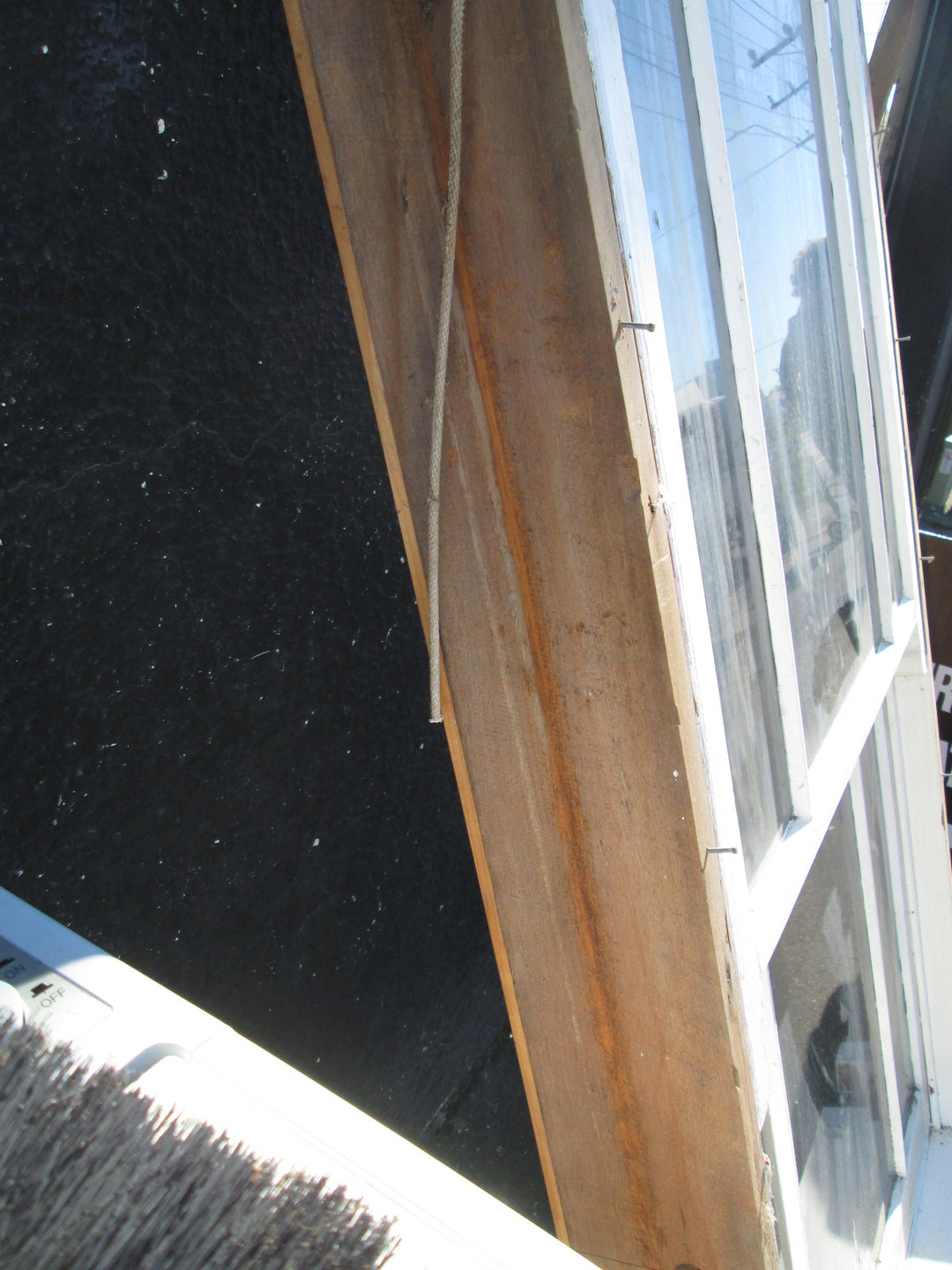 Early Villa Double Hung Window with Hardware 1825H x 1000W