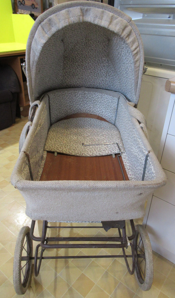 Vintage Telber Pram   760L x 380W x 170D